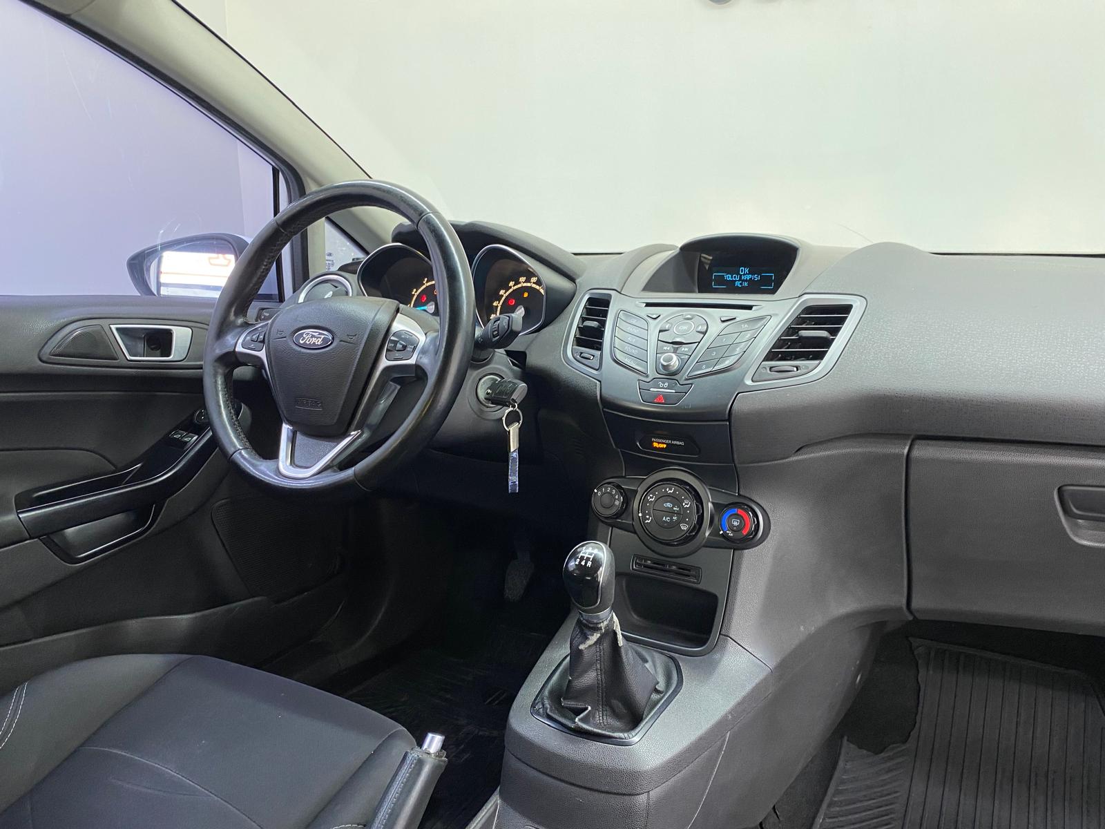 FORD FIESTA 17